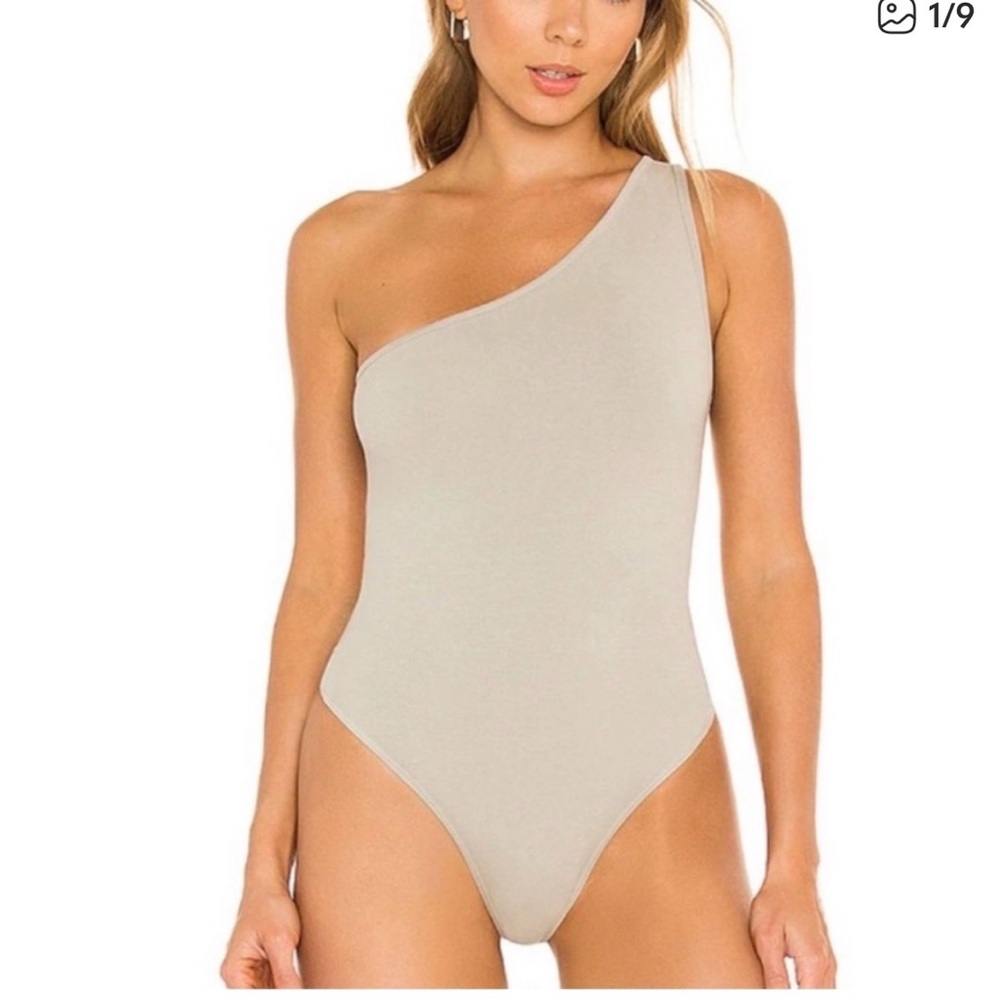 Lover + Friends Gray Beige One-Shoulder Bodysuit